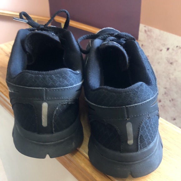 Nike GQ size 10 shoes! - Picture 8 of 8